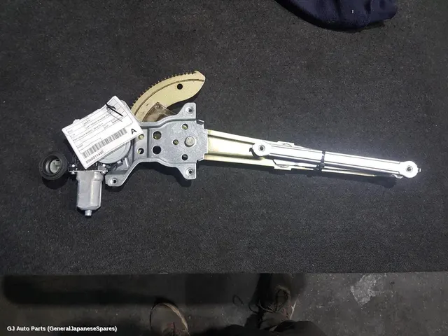 Left Front Window Reg/Motor