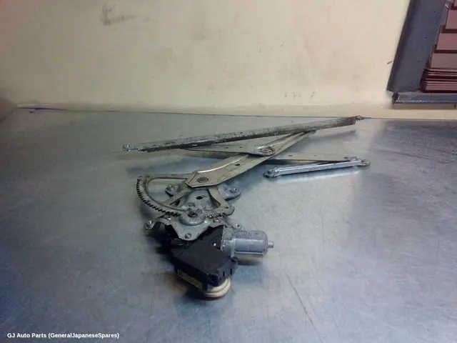 Right Front Window Reg/Motor