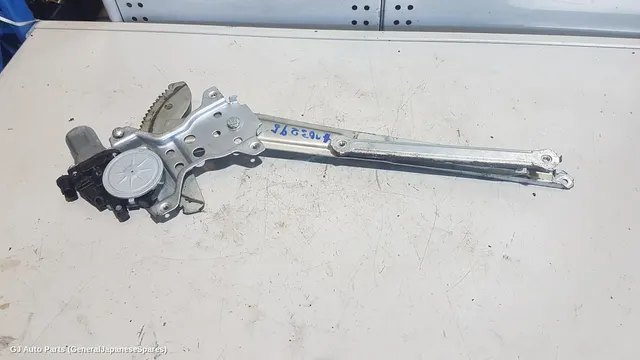 Right Front Window Reg/Motor